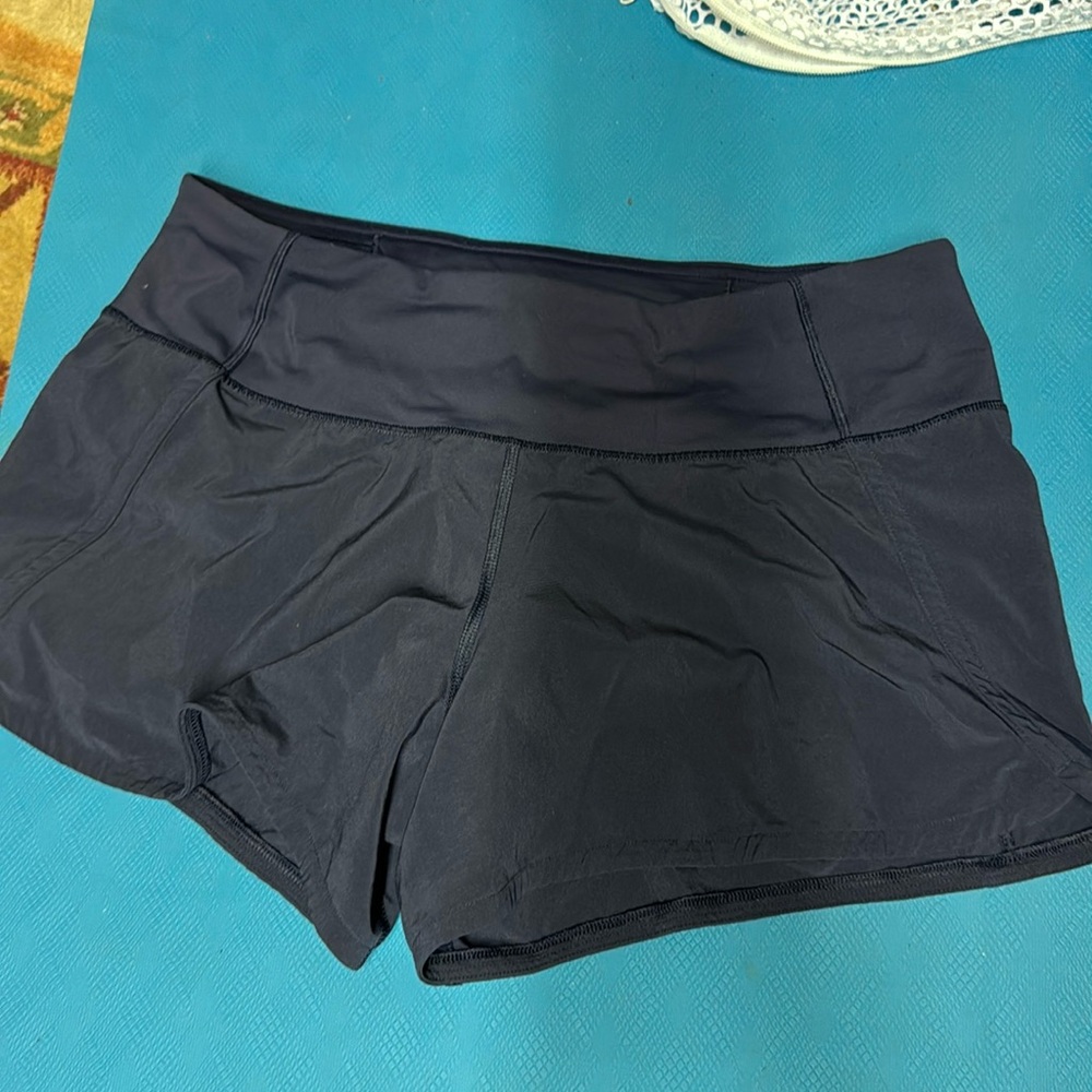 Lulu lemon low rise speed up size 6 navy